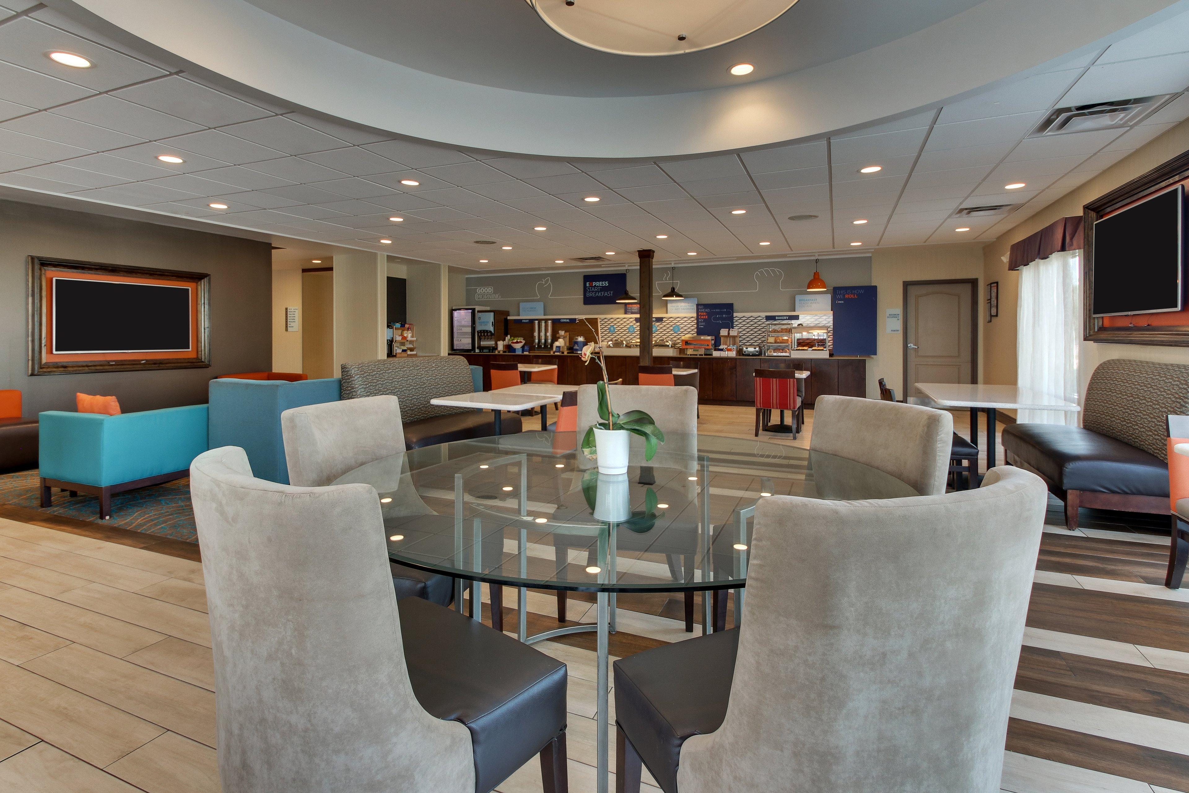 Holiday Inn Express & Suites Cheektowaga North East By Ihg Bagian luar foto