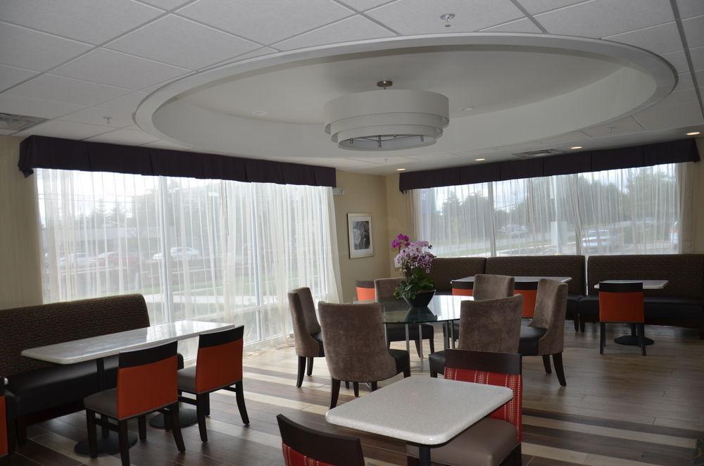 Holiday Inn Express & Suites Cheektowaga North East By Ihg Bagian luar foto