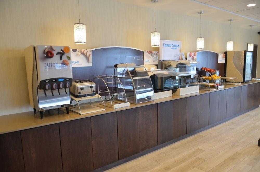 Holiday Inn Express & Suites Cheektowaga North East By Ihg Bagian luar foto